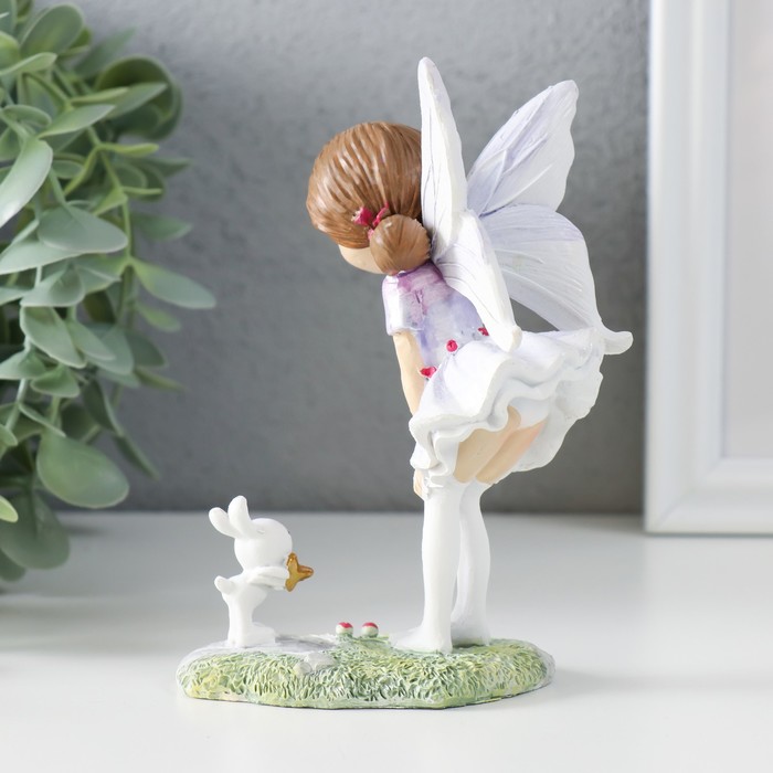Фигурка полистоун «Девочка-бабочка с зайчиком на полянке», 9.5×6×13 см