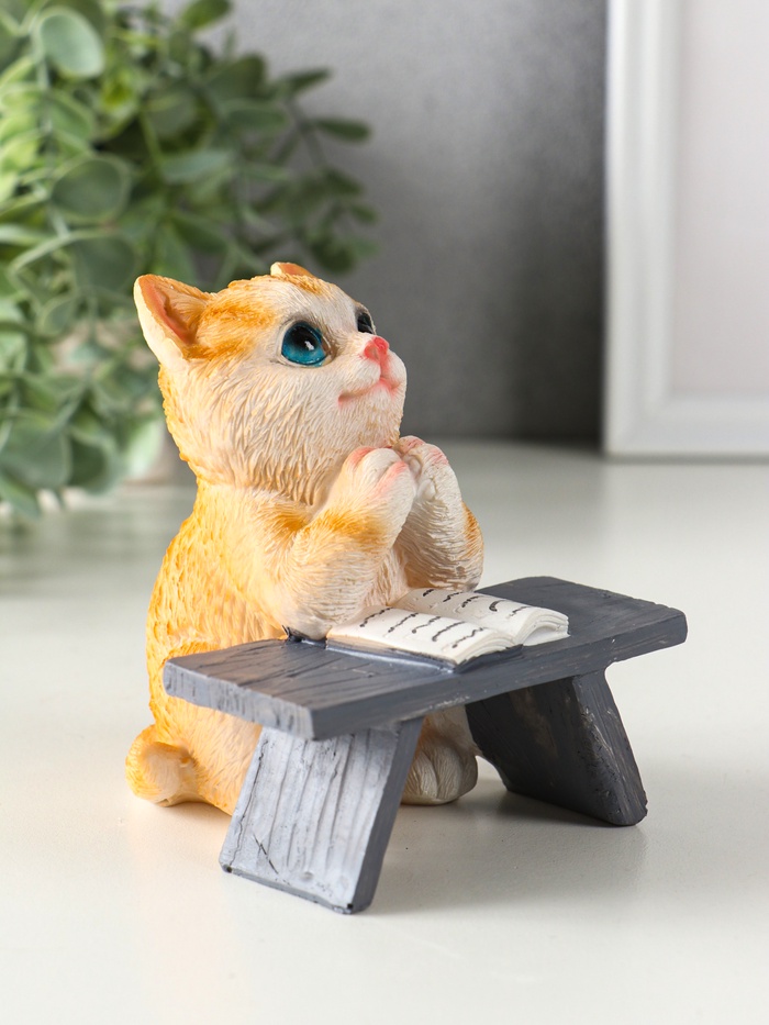 Фигурка полистоун «Котик с книгой за партой», рыжий, 9×8.5×9.5 см