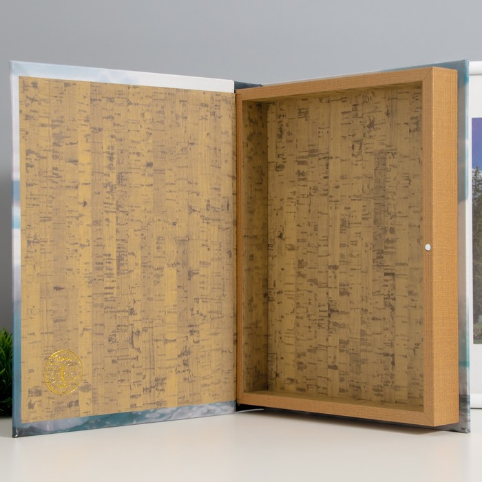 Шкатулка - книга «Пингвины», дерево, искусственная кожа, 28.5×22×4 см