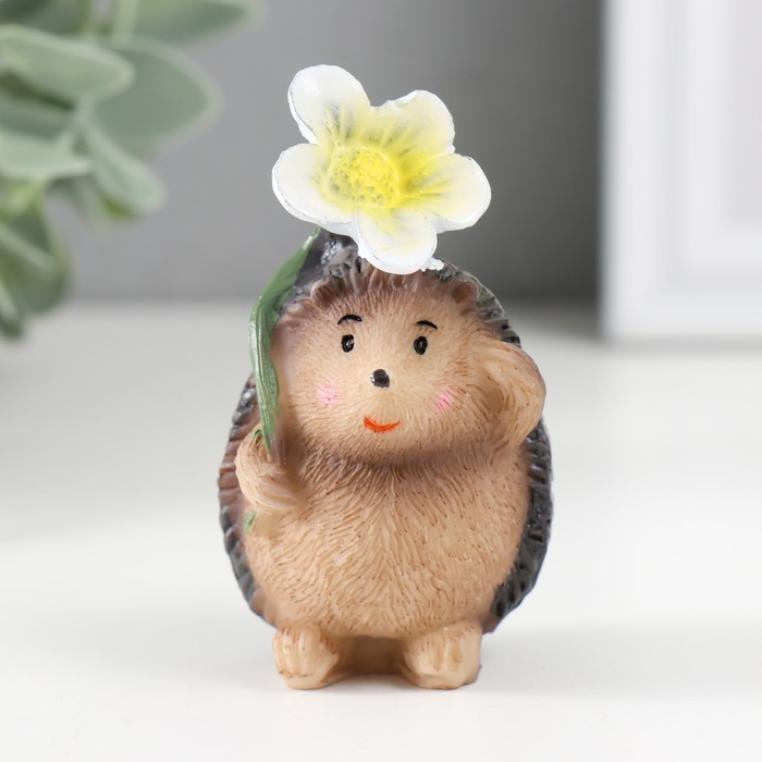 Фигурка полистоун «Ёжик с цветком или листиком», 3.8×4.3×7.5 см, МИКС