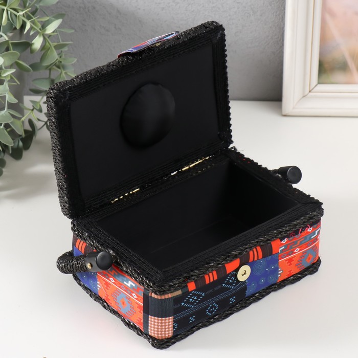 Шкатулка для рукоделия и шитья «Пэчворк. Узоры», хранение ниток, иголок, мелочи, 18×12×9.5 см