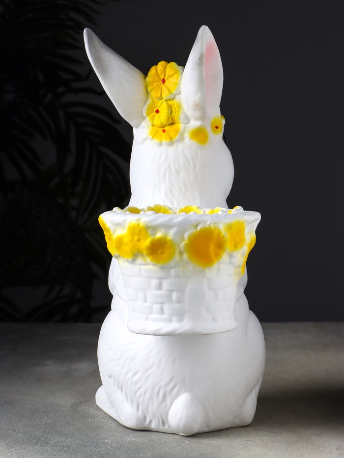 УЦЕНКА Фигура - подставка для мелочей «Зайка с корзинкой кашпо», 15×25×38 см