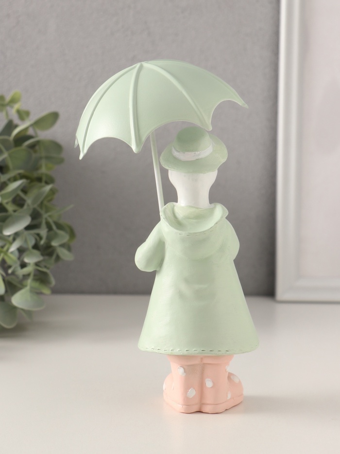 Фигурка полистоун «Утка в зелёном дождевике под зонтом», 7×6.5×15.5×18 см