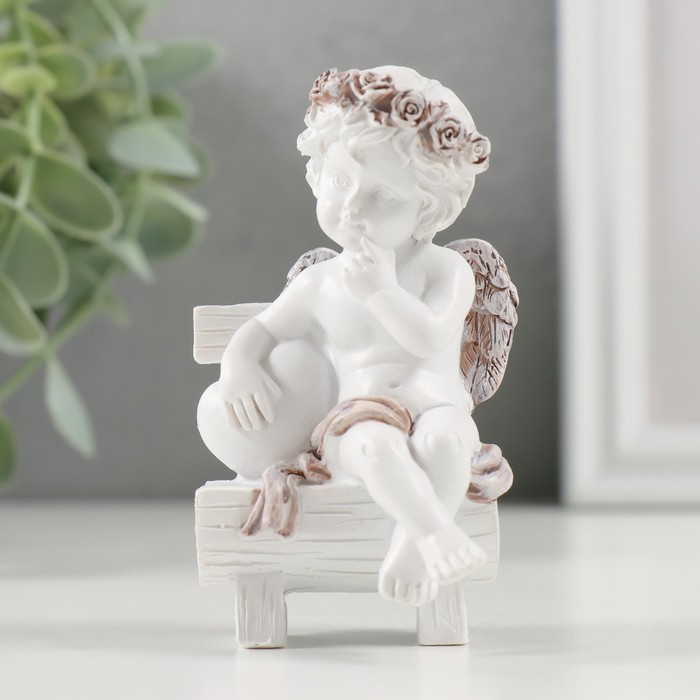 Фигурка полистоун «Милый ангелочек на скамье с сердцем», кофейный венок, 5×5×9 см