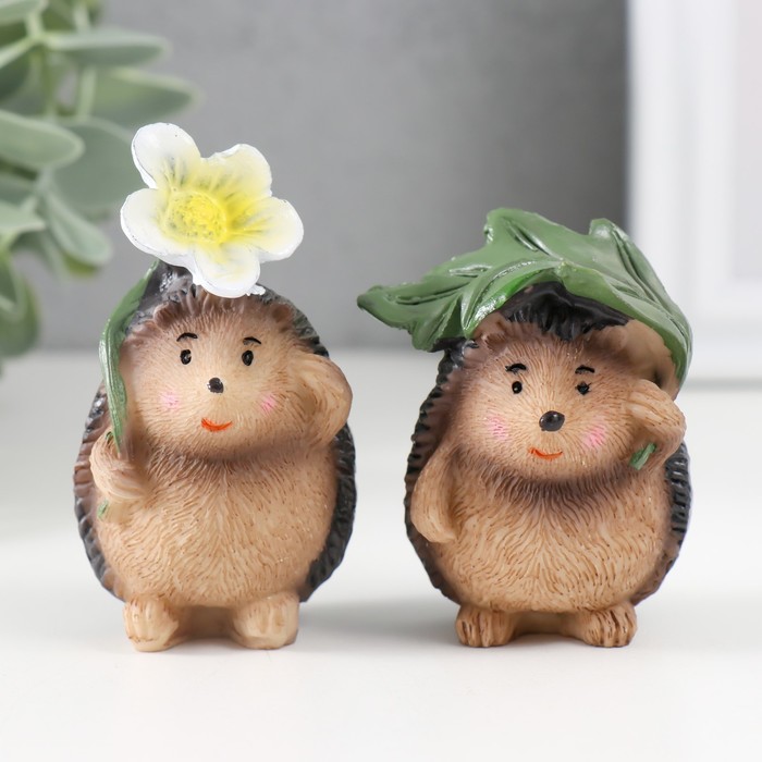 Фигурка полистоун «Ёжик с цветком или листиком», 3.8×4.3×7.5 см, МИКС