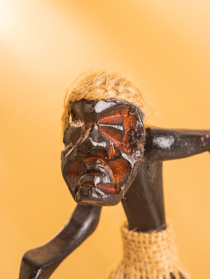 Сувенир «Абориген-футболист», 8×12×21 см, дерево