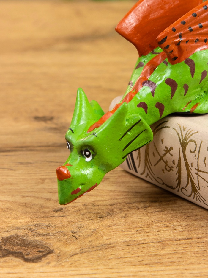 Сувенир «Дракончик», 13×4×3 см, дерево