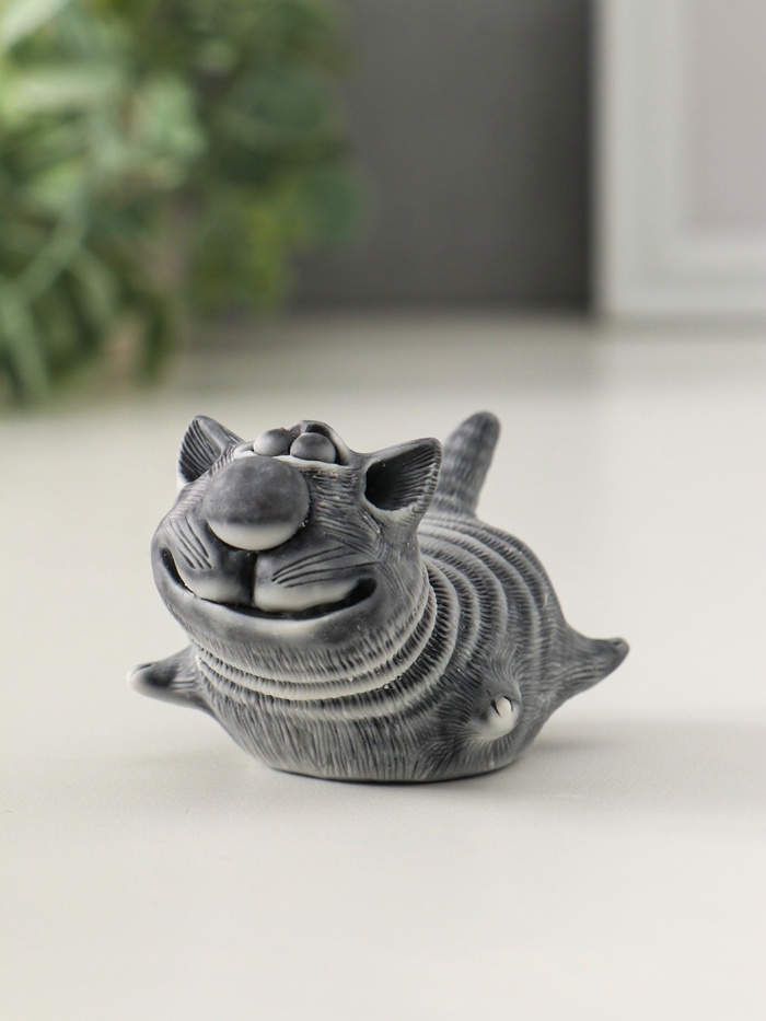 Фигурка «Кот летит на пузе», 4.5 см