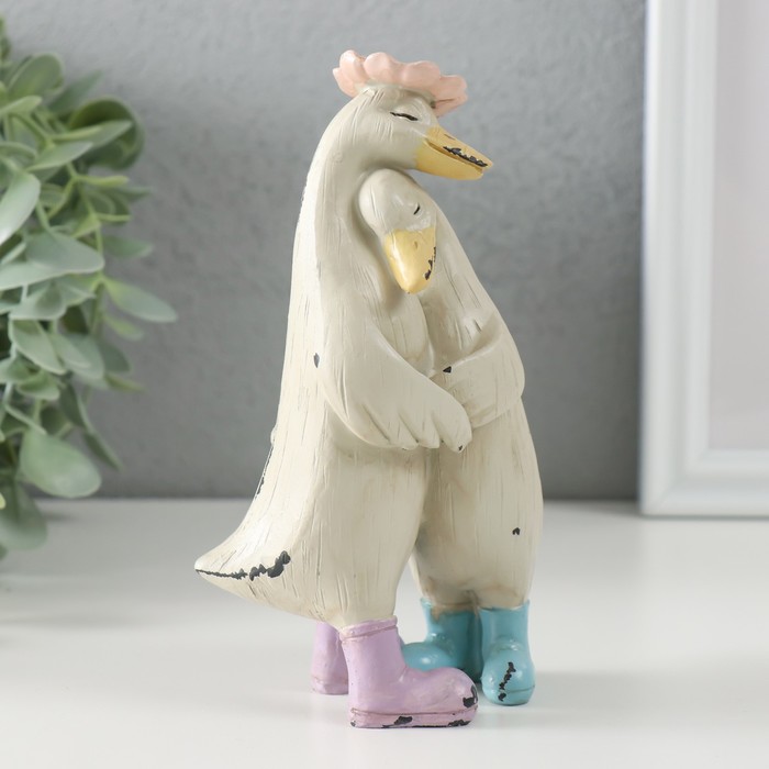 Фигурка полистоун «Гуси: объятия, нежность», 9×5.5×14.5 см