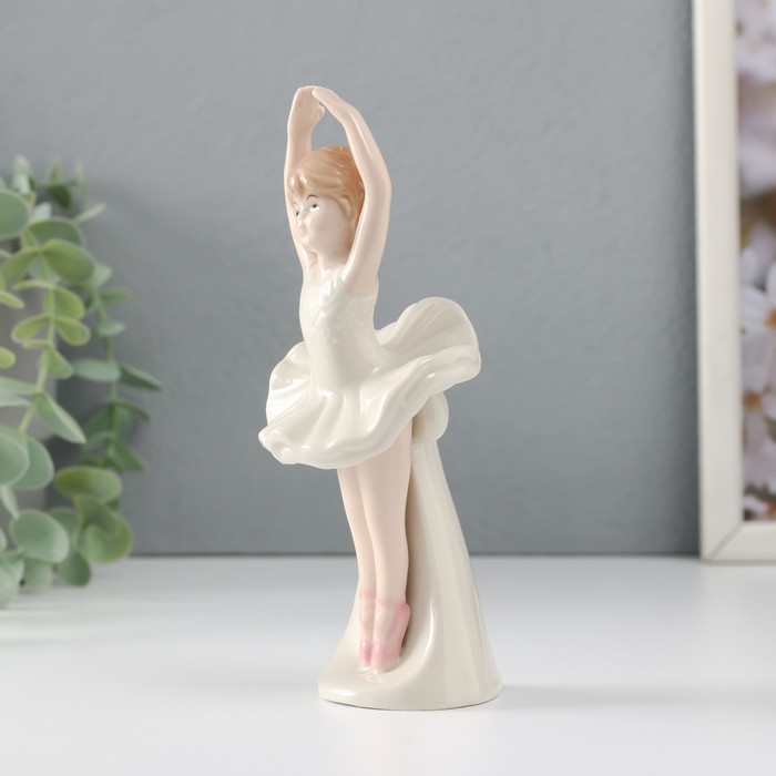 Фигурка керамика «Маленькая балерина в белой пачке», 6.5×5.5×16 см