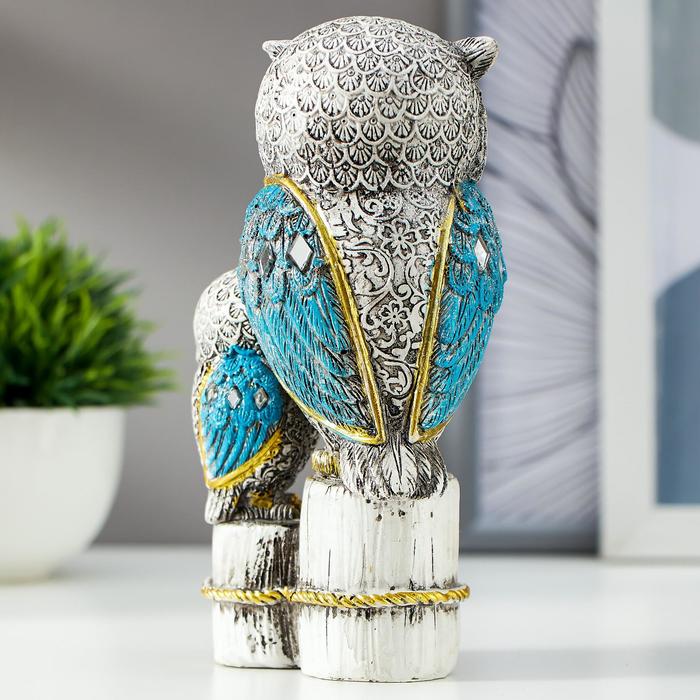 Фигурка полистоун «Серый филин с синими крыльями, с совёнком на пеньках», 16.8×9.5×5 см