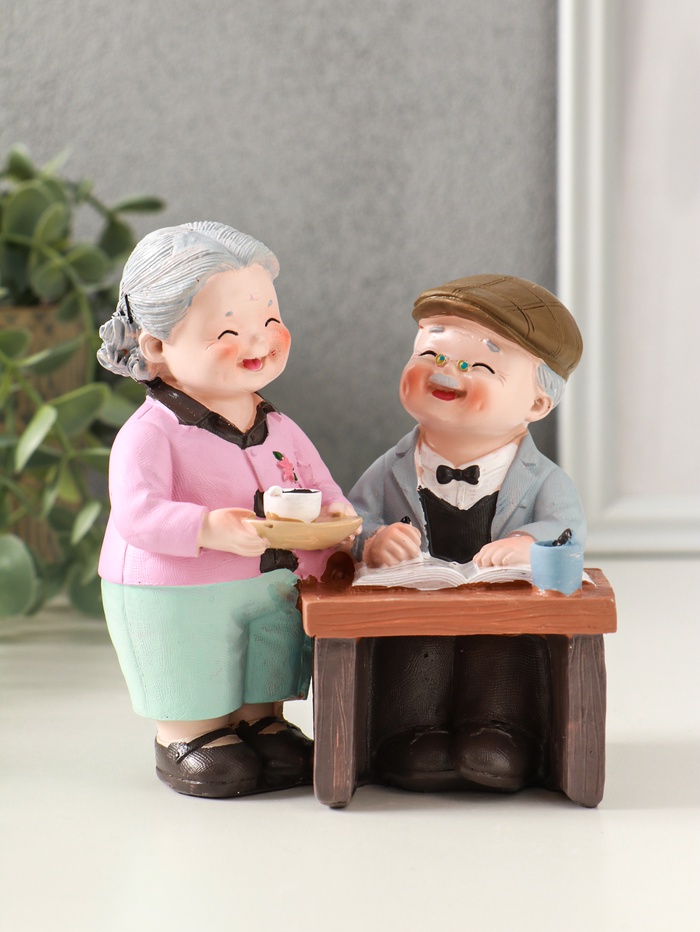 Фигурка полистоун «Дедуля с бабулей - семейные будни», 13×8.5×12 см