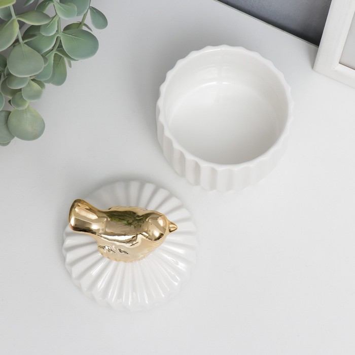 Шкатулка для украшений «Золотой воробушек», керамика, белый рельеф, 11×8.2×8.2 см