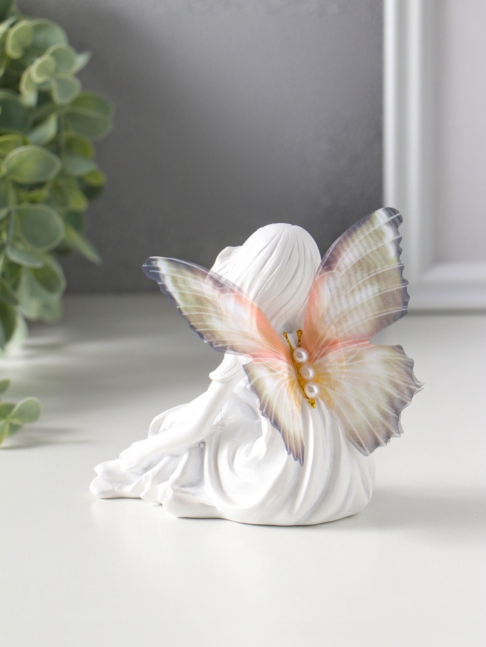 Фигурка полистоун «Девочка-бабочка», белый, 6.5×10×9.7 см