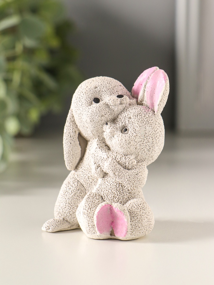 Фигурка гипс «Кролики обнимаются», 7×5×4.5 см, серая