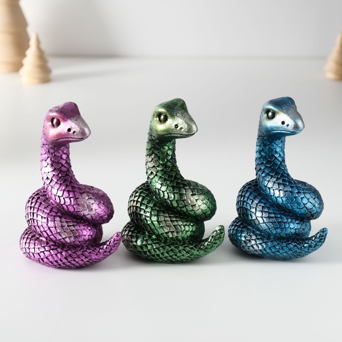 Фигурка полистоун «Змейка с сиянием», 6×6×10 см, МИКС