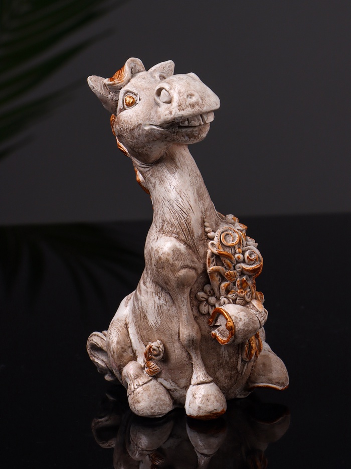 Фигурка гипс «Конь с букетом», 11 см, бежевая