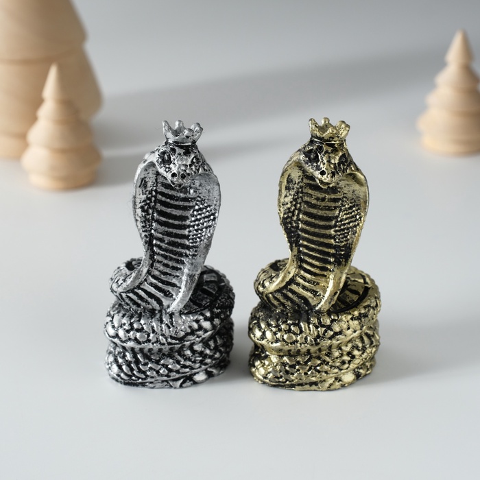 Фигурка полистоун «Королевская кобра», 4×3.5×7.5 см, МИКС