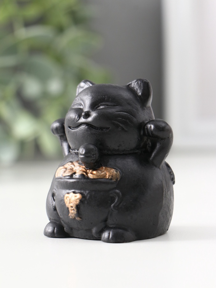 Фигурка гипс «Кот манэки-нэки», 5.5×5×5 см, чёрная