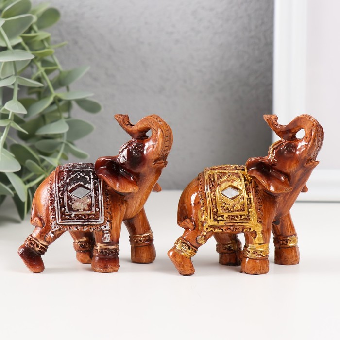 Фигурка полистоун «Слон под дерево в серебристой попоне», 7.5×6×3.2 см, МИКС