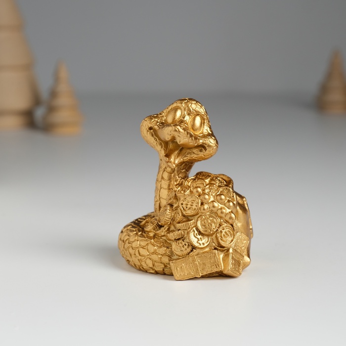 Фигурка полистоун «Змея удачи с деньгами», 4×4×6.5 см, МИКС