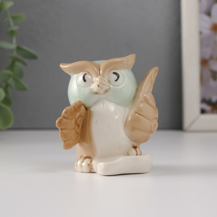 Фигурка керамика «Маленький филин с пером и бумагой», 6.5×5.6×6.4 см
