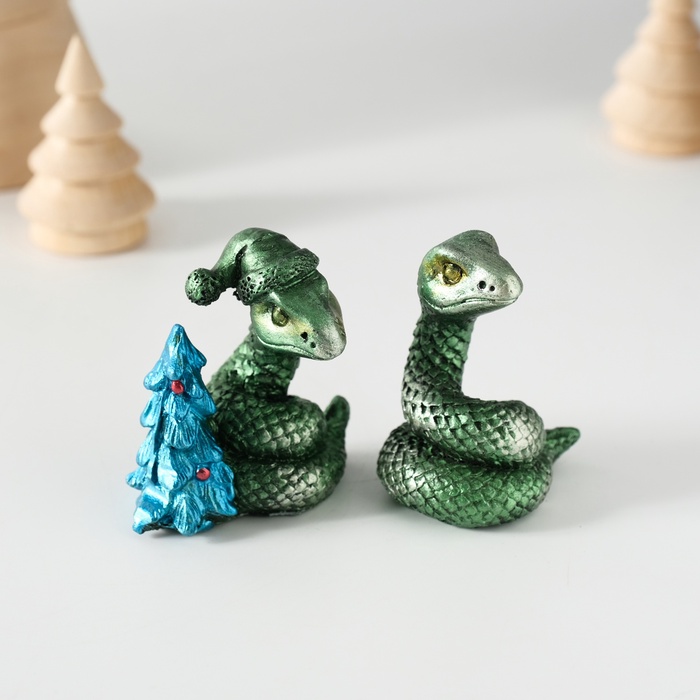 Фигурка полистоун «Зелёная змейка», 5×3×5 см, МИКС