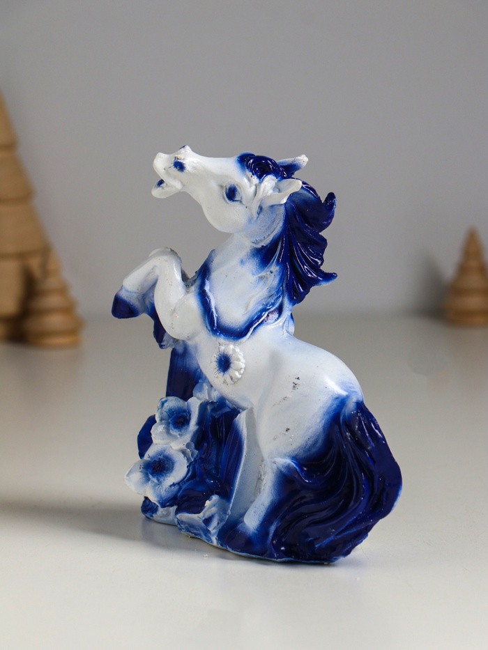 Копилка для денег «Лошадь с цветами», гипс, 13.5×12×6 см, бело-голубой