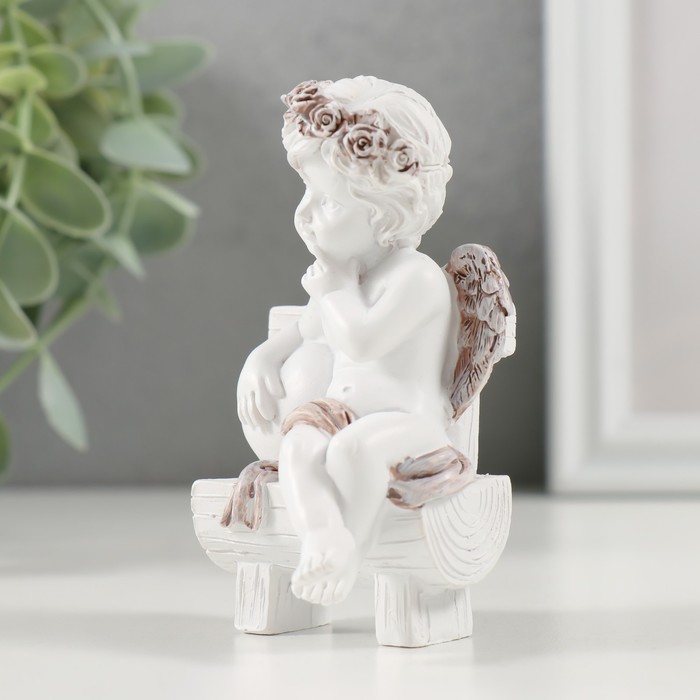 Фигурка полистоун «Милый ангелочек на скамье с сердцем», кофейный венок, 5×5×9 см