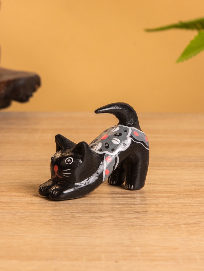 Сувенир «Потягивающийся Кот», 2.5×6×5 см, дерево, чёрный