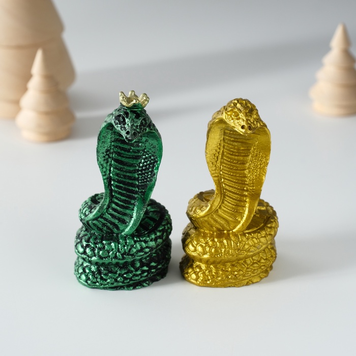Фигурка полистоун «Королевская кобра», 4×3.5×7.5 см, МИКС