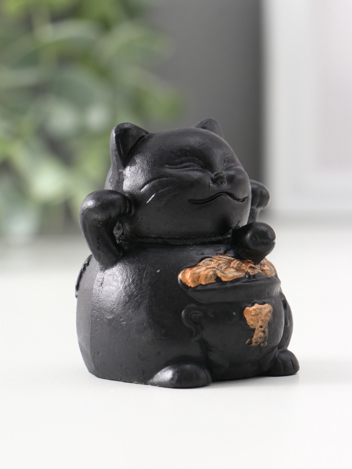 Фигурка гипс «Кот манэки-нэки», 5.5×5×5 см, чёрная