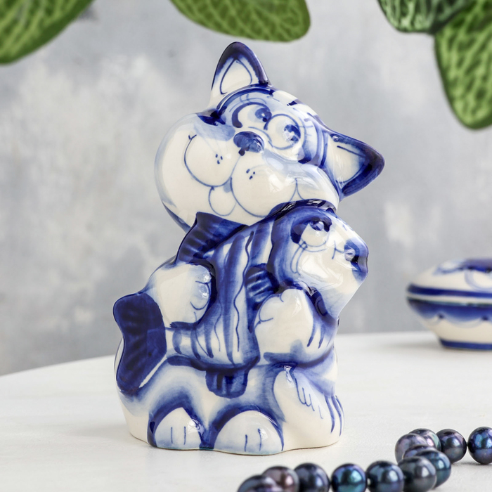 Фигурка фарфор гжель «Кот рыбак»