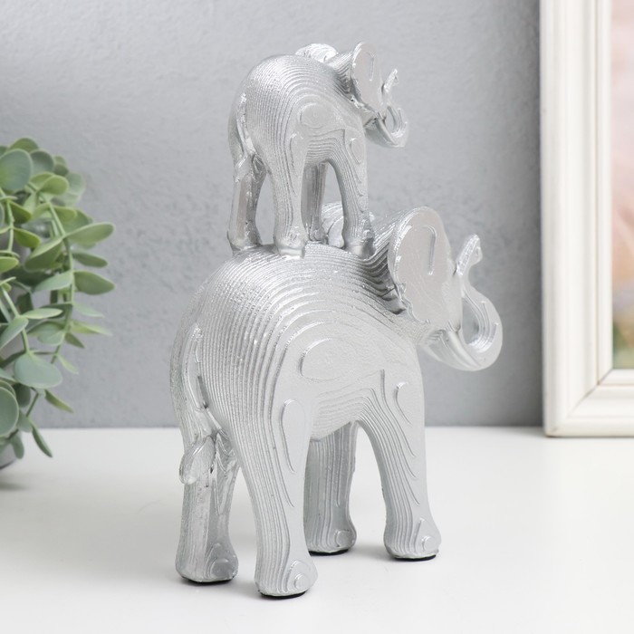 Фигурка полистоун «Серебристый слон со слонёнком на спине: узор листья», 16×7×19.5 см