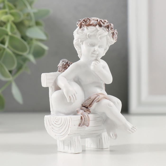 Фигурка полистоун «Милый ангелочек на скамье с сердцем», кофейный венок, 5×5×9 см