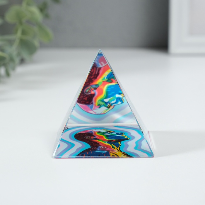 Фигурка стекло пирамида «Я несу свет», 6×6×6 см