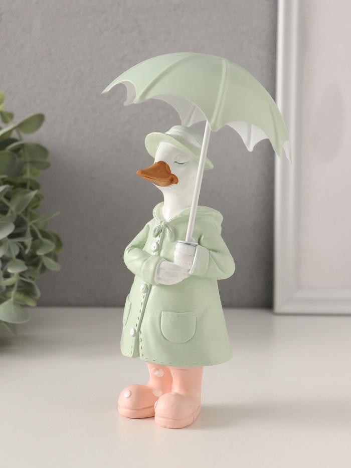 Фигурка полистоун «Утка в зелёном дождевике под зонтом», 7×6.5×15.5×18 см