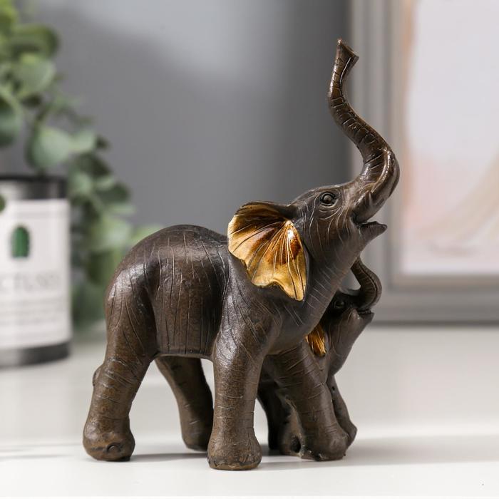Фигурка полистоун «Слон африканский со слонёнком», коричневый золотые ушки, 12.5×9.5×5 см