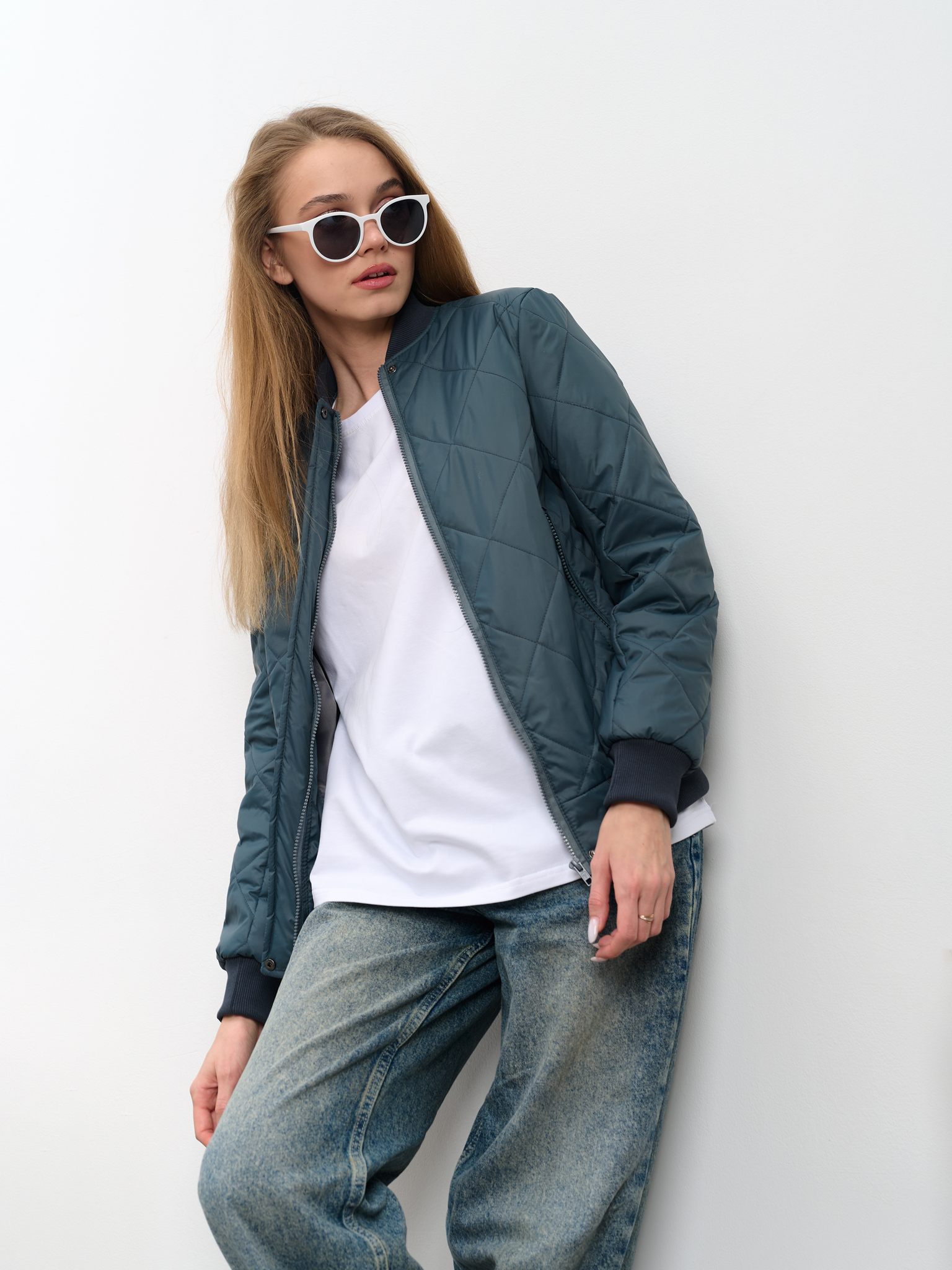 Женский бомбер