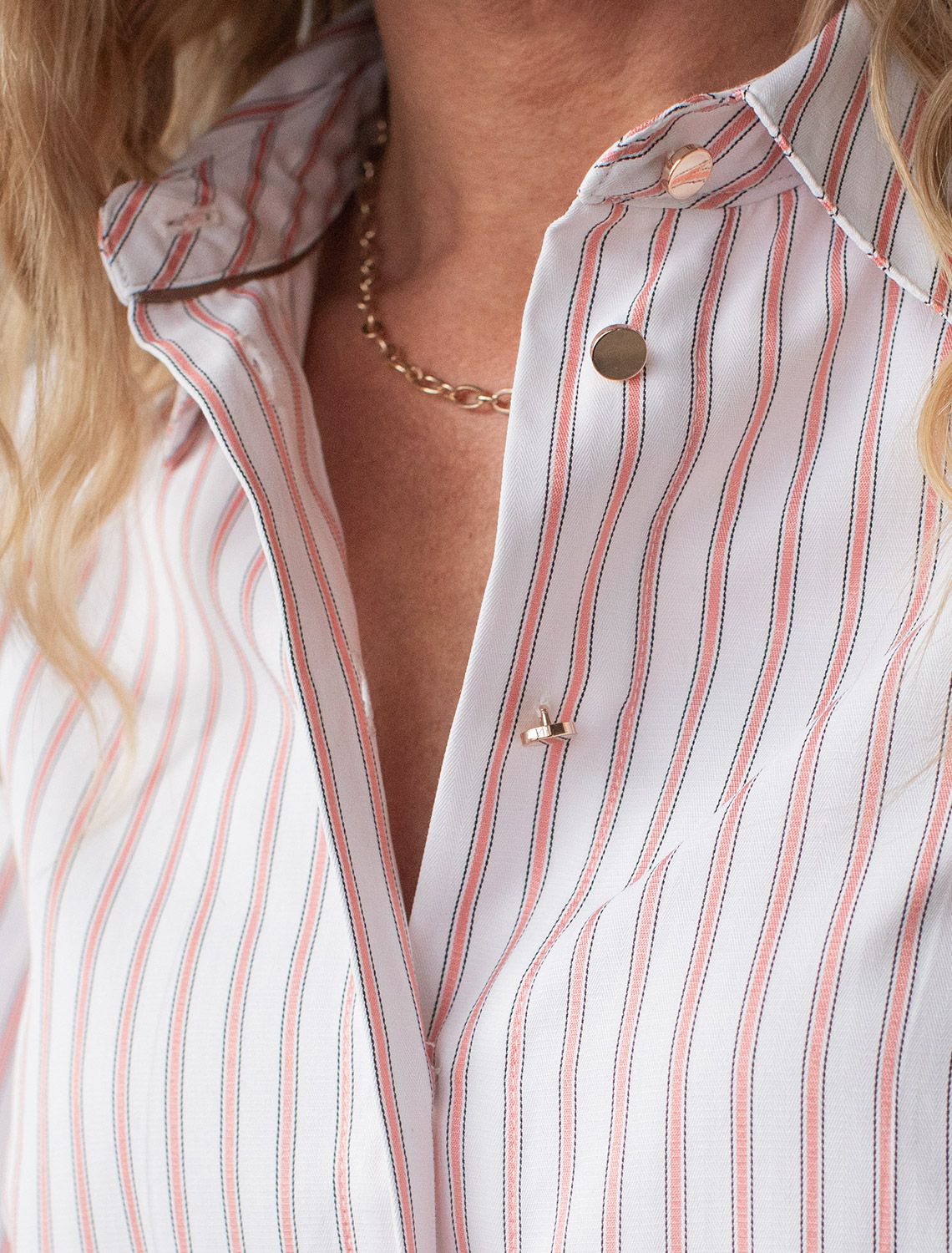 Укороченная блузка с рукавами буфами и с кулиской по низу из эластичного хлопка