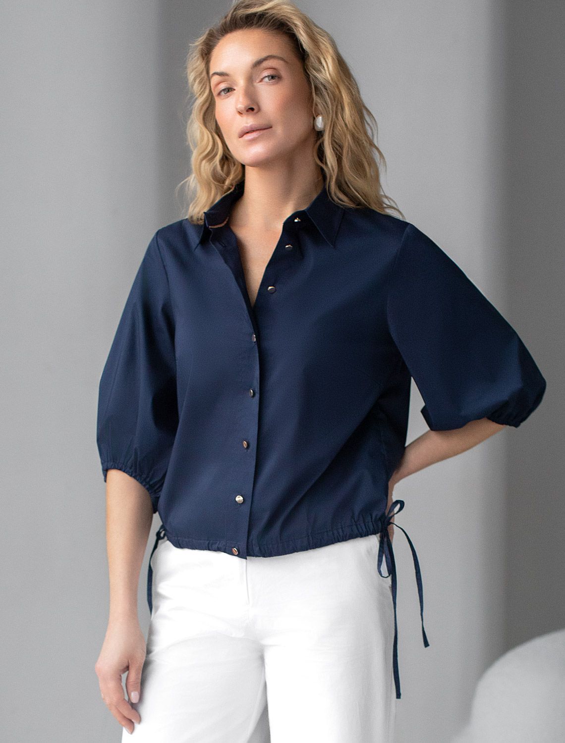 Укороченная блузка с рукавами буфами и с кулиской по низу из эластичного хлопка