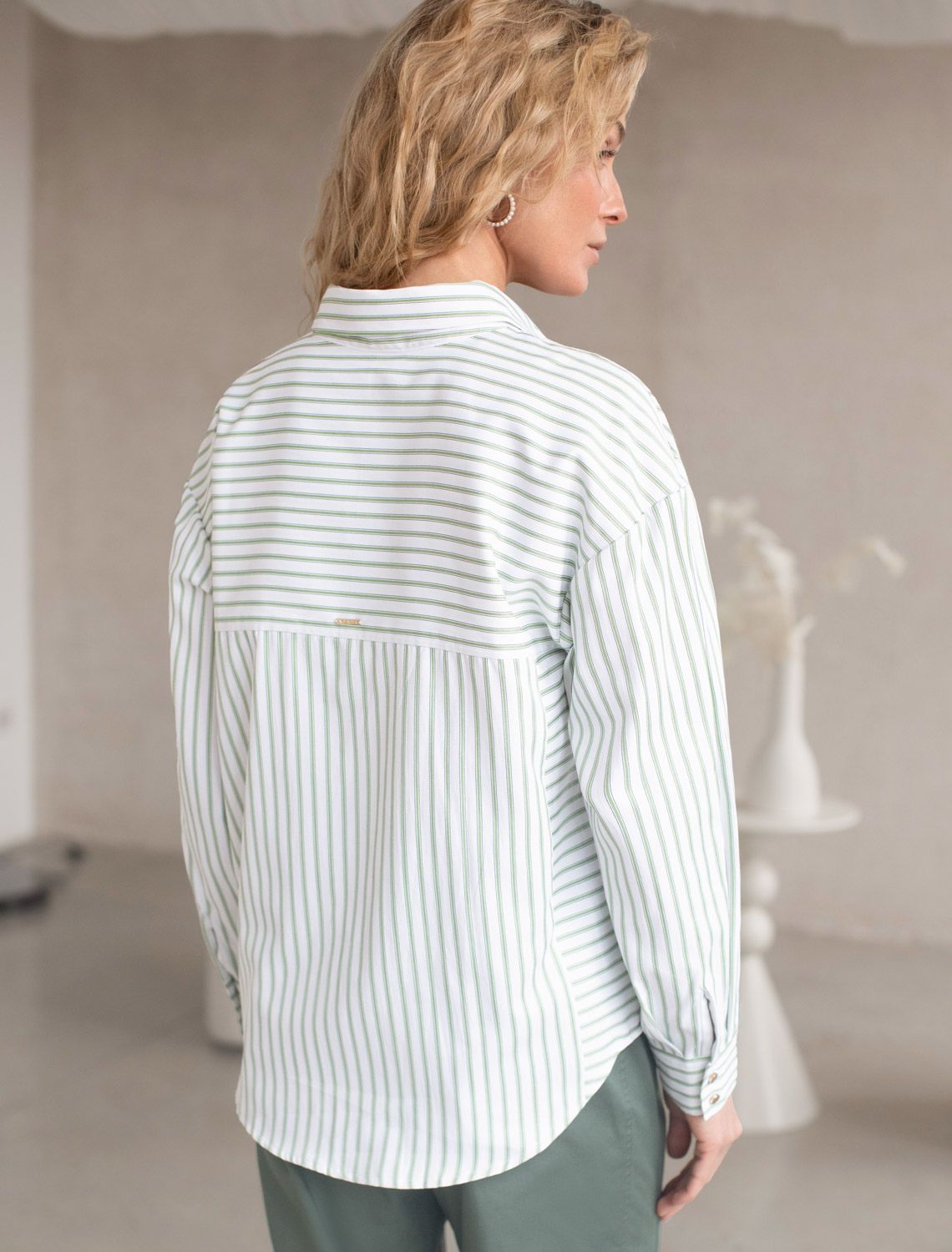 Блузка свободного силуэта в тонкую полоску из эластичного хлопка