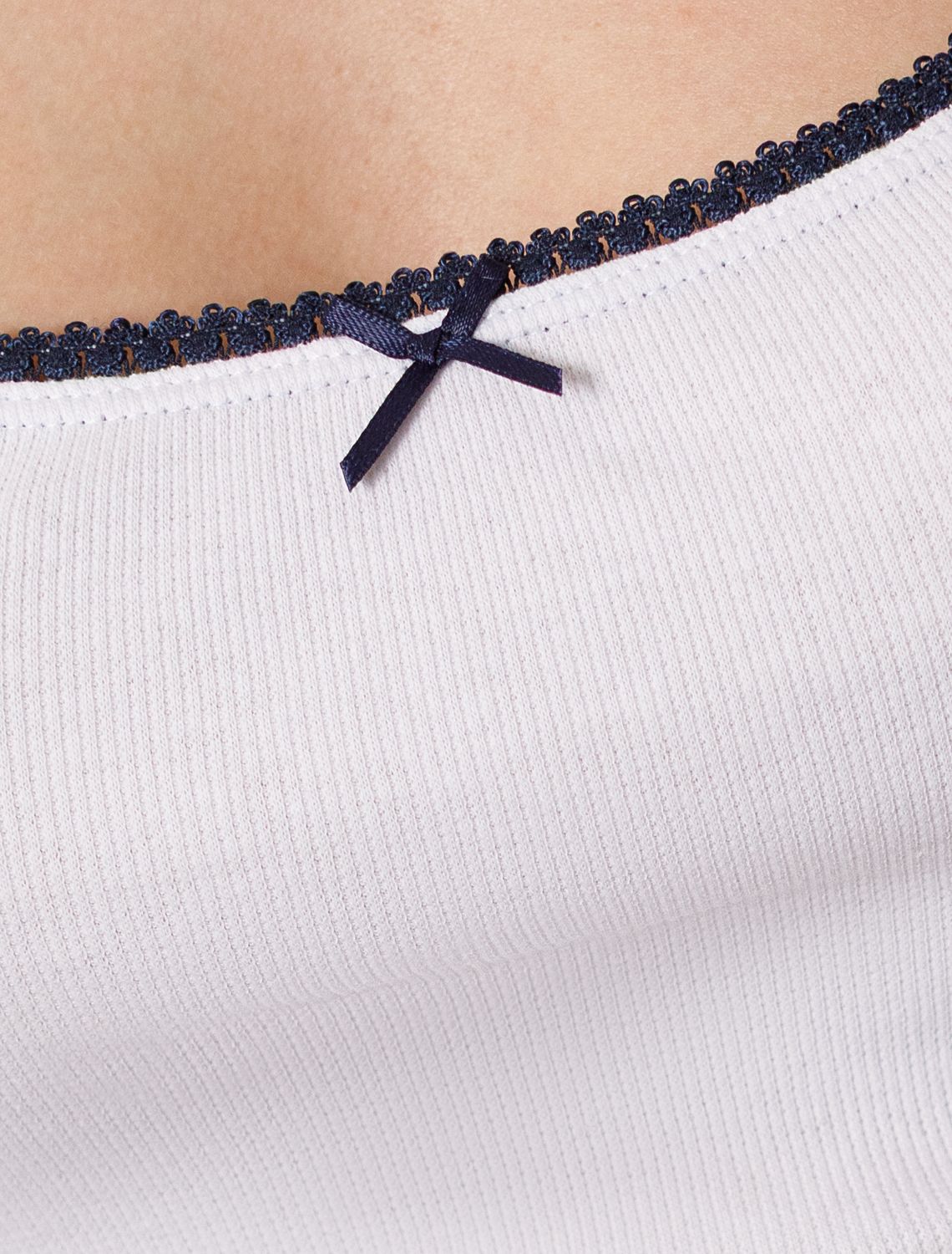 Топ с U вырезом из эластичного трикотажа кашкорсе D43.232 белый