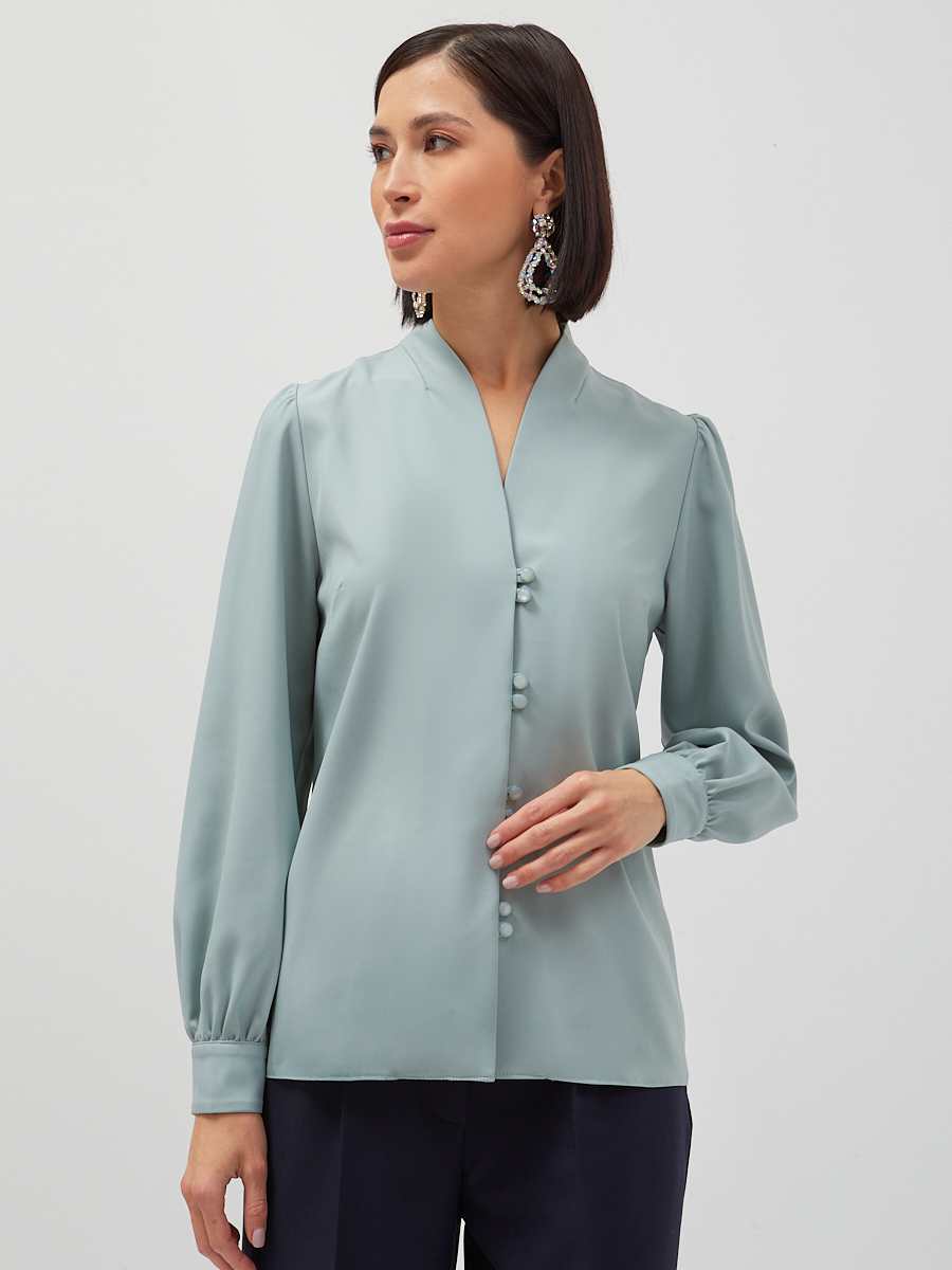 Блуза с вырезом