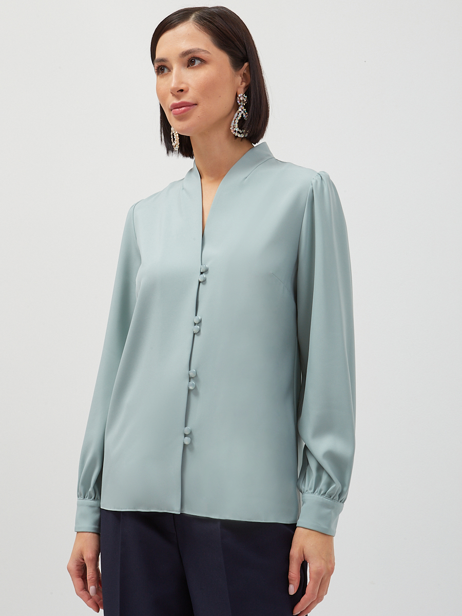 Блуза с вырезом