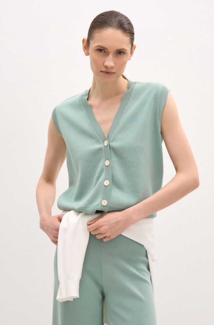 Укороченный трикотажный жилет