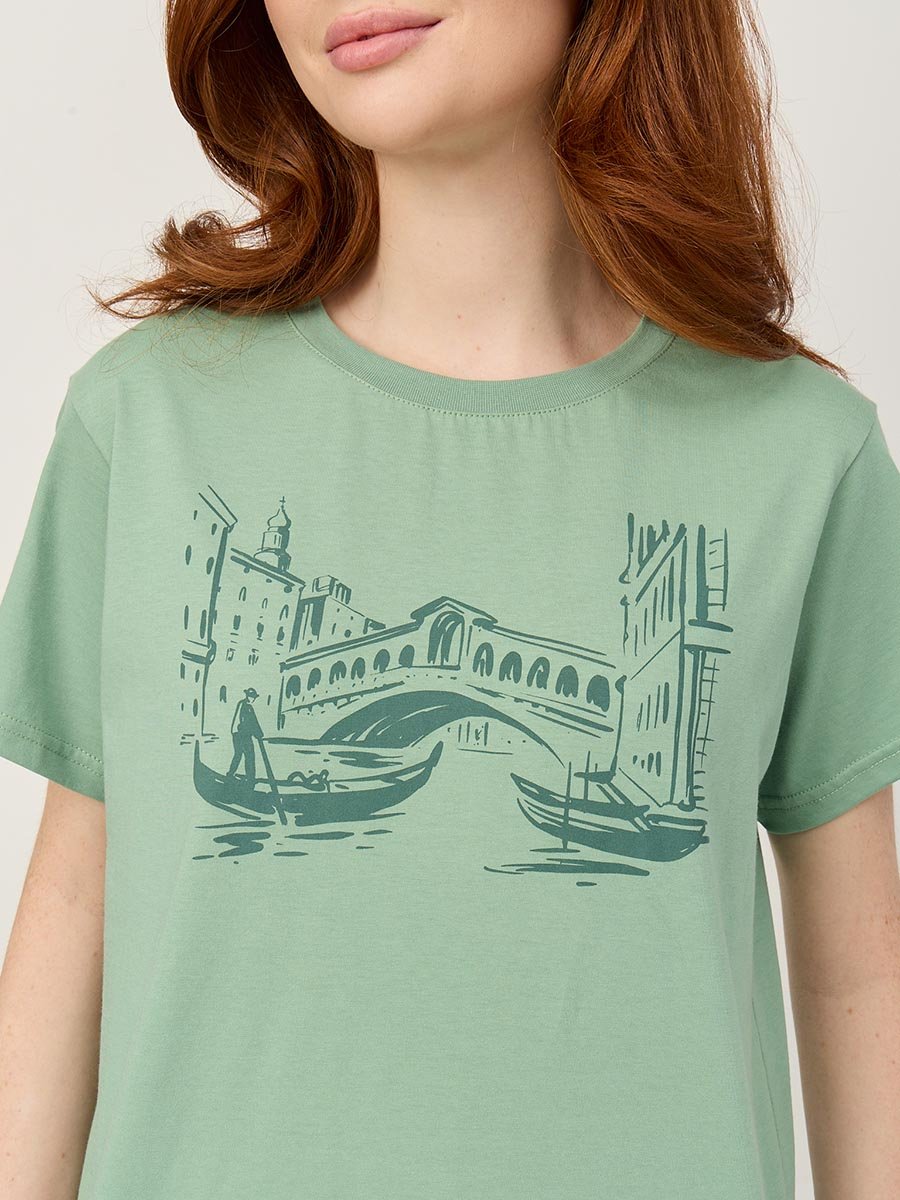 Футболка женская