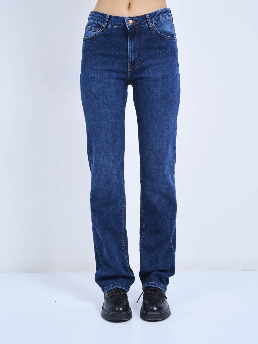 Женские джинсы