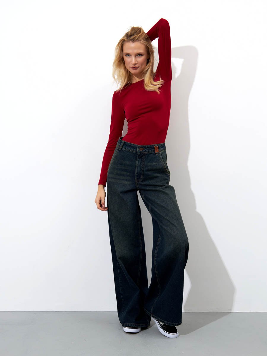 Женские джинсы