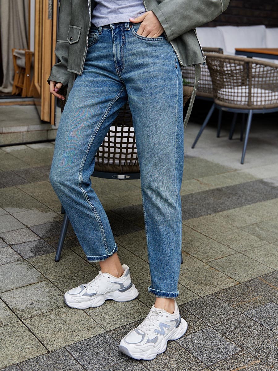 Женские джинсы